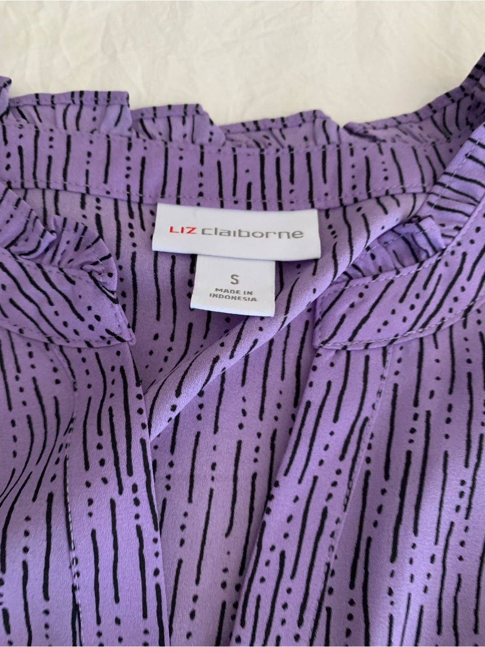 Liz Claiborne Womens Purple Ruffle Sleeve V-Neck Blouse Dash Print Size S - Picture 2 of 8